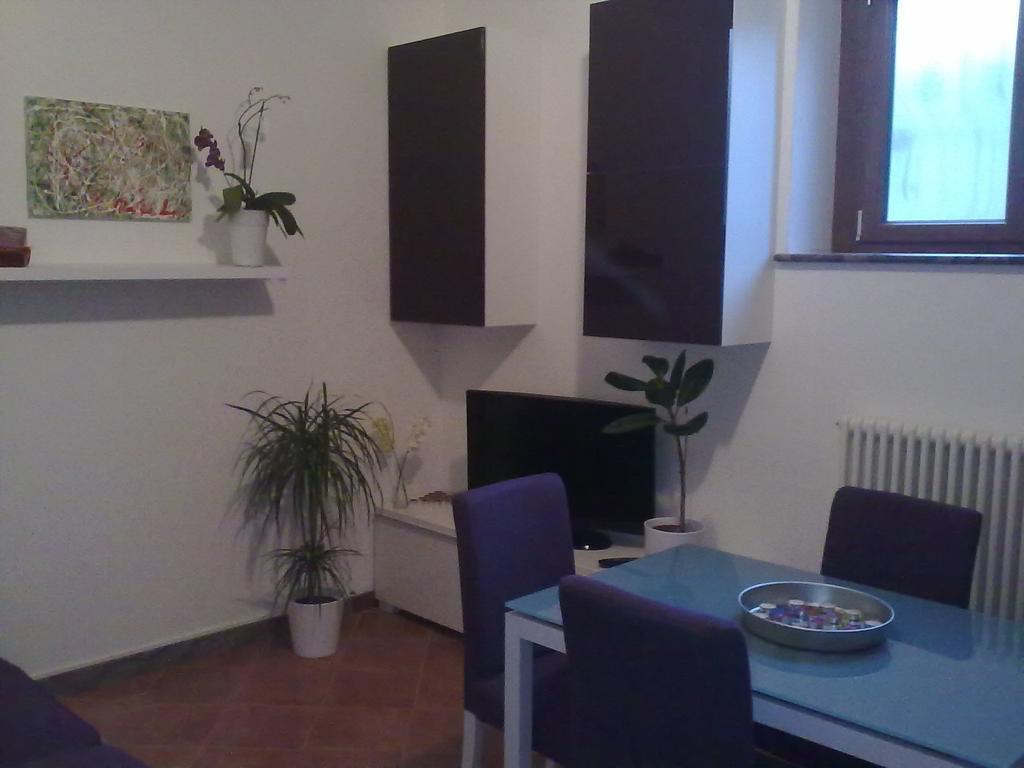Affittacamere Valchiavenna - Foresteria Lombarda Con Parcheggio Privato Sul Posto! Apprezzata Gestione Familiare Dal 2012, Qualita-Prezzo Top! "Guest-House With Private Parking On Site! Appreciated Family Management Since 2012, Quality-Price Top!" Zimmer foto